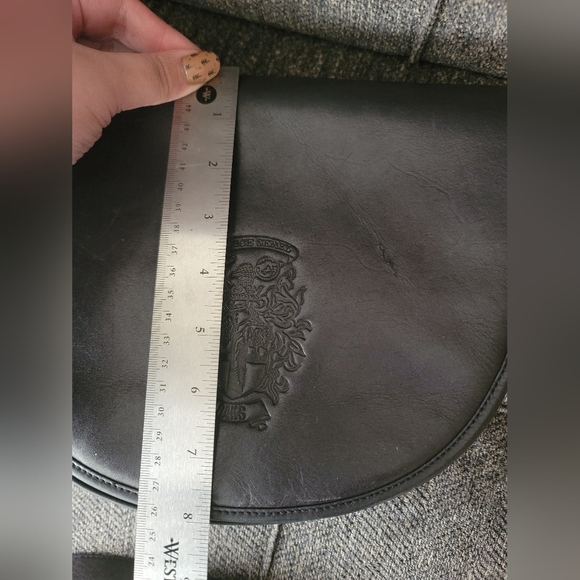 Daks London Vintage Leather Unisex Crossbody - Picture 5 of 15